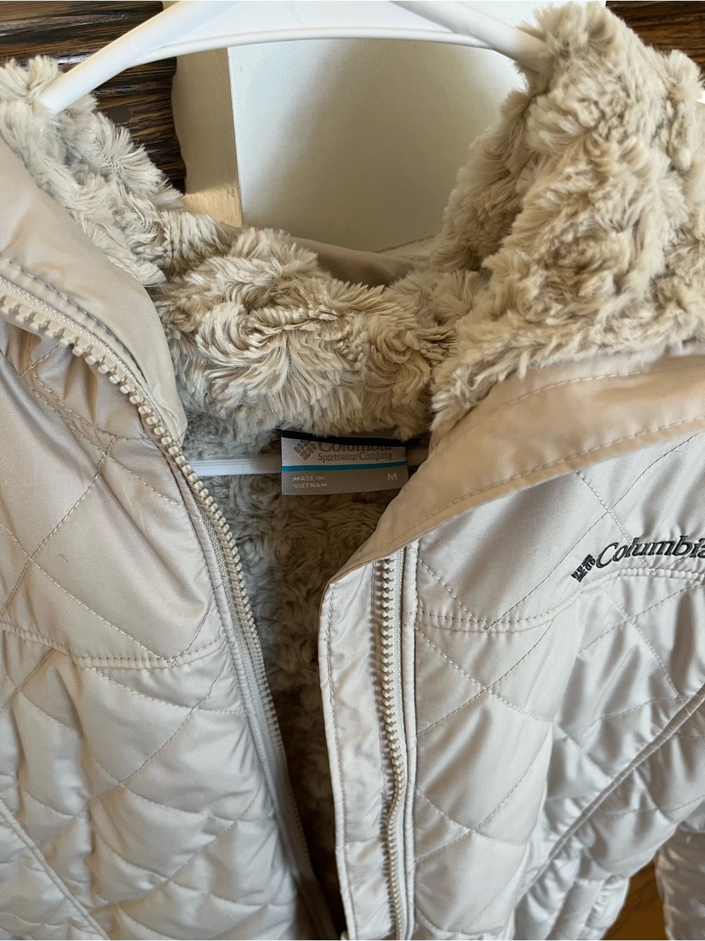 Columbia Ladies Cream Quilted Hooded Jacket - Picture 2 of 3